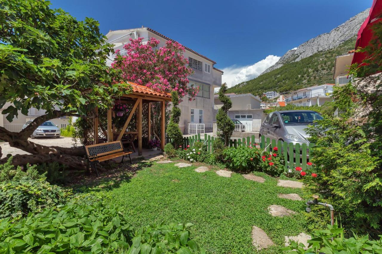 Apartmani Luna Baška Voda Eksteriør billede