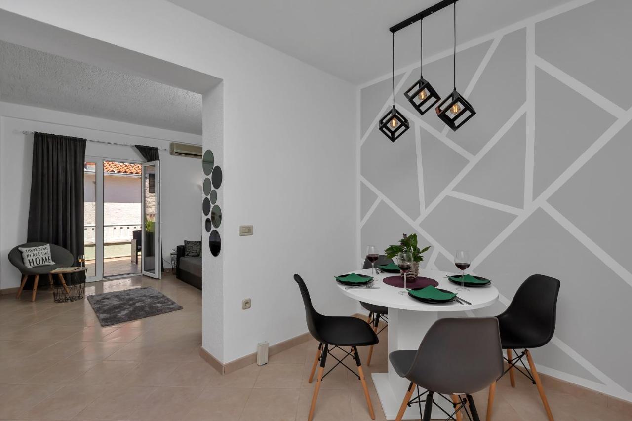Apartmani Luna Baška Voda Eksteriør billede