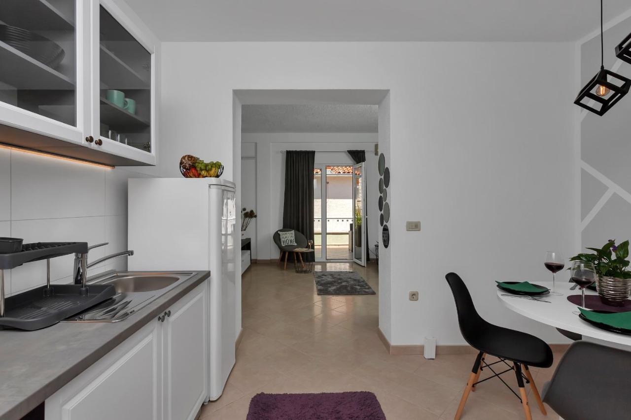 Apartmani Luna Baška Voda Eksteriør billede