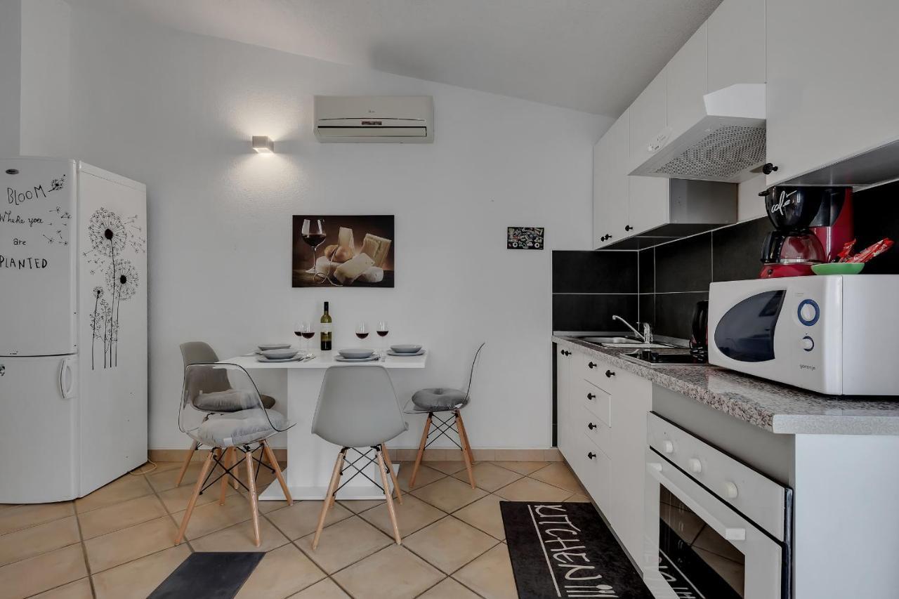 Apartmani Luna Baška Voda Eksteriør billede