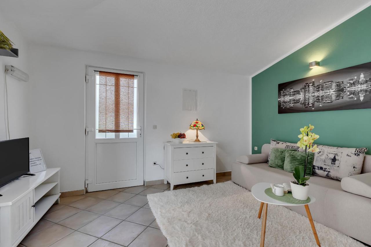 Apartmani Luna Baška Voda Eksteriør billede